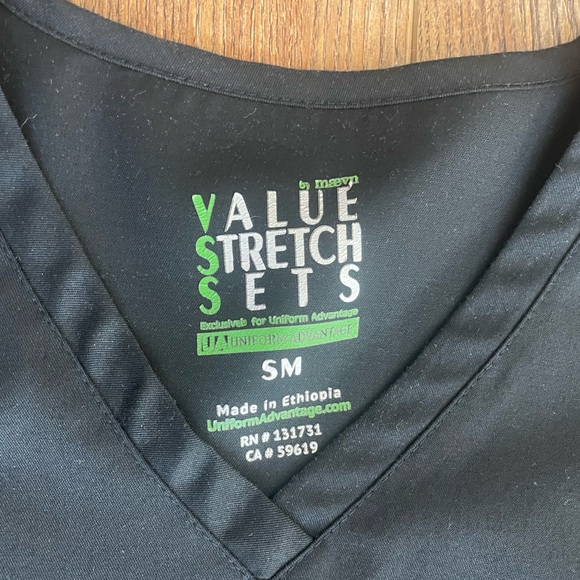 Scrub set - Picture 2 of 2